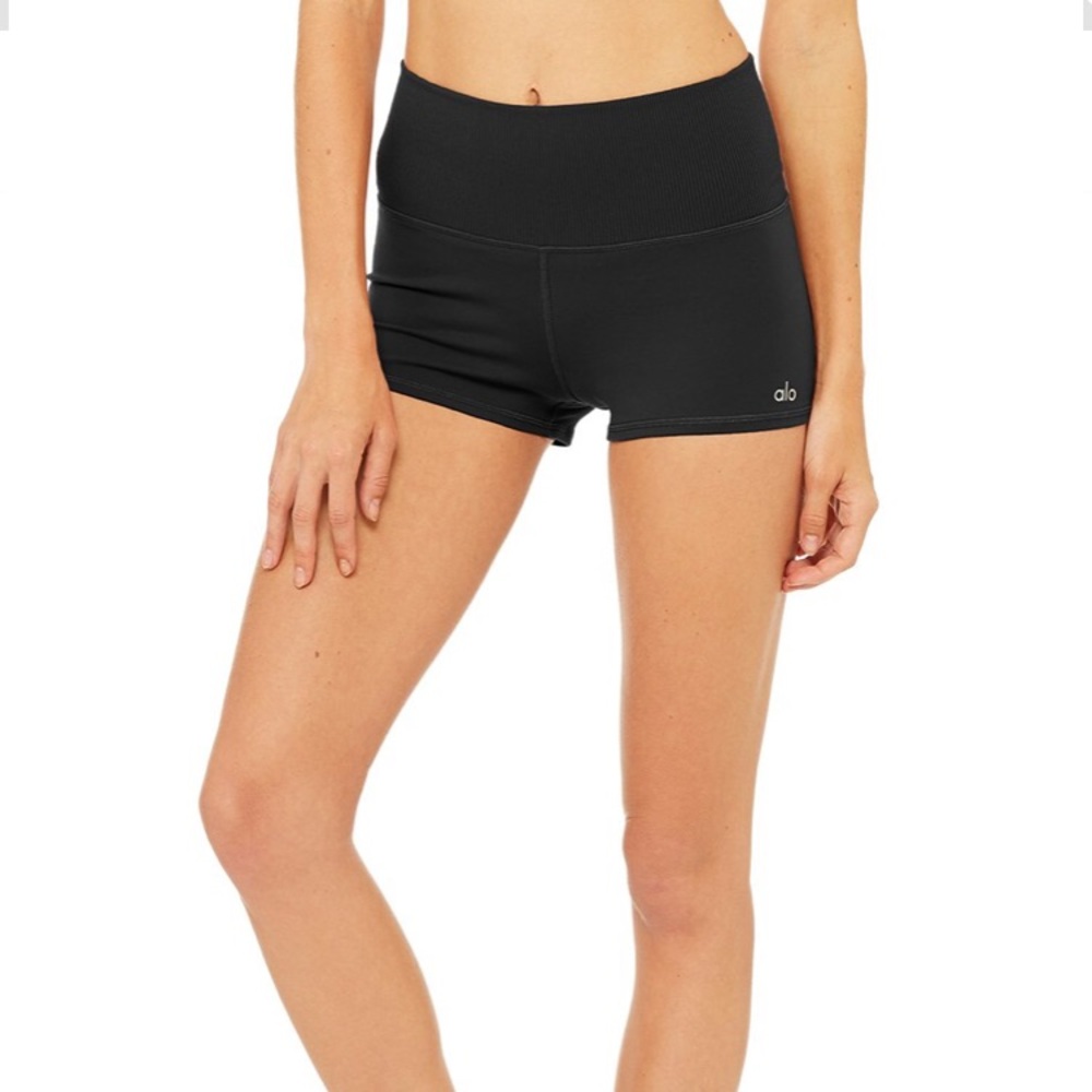 Alo Yoga Aura Shorts
